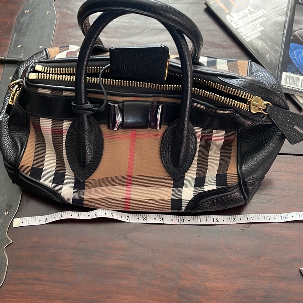 Limited Edition Authentic Burberry Purse See pics for proof of purchase. - Picture 4 of 7